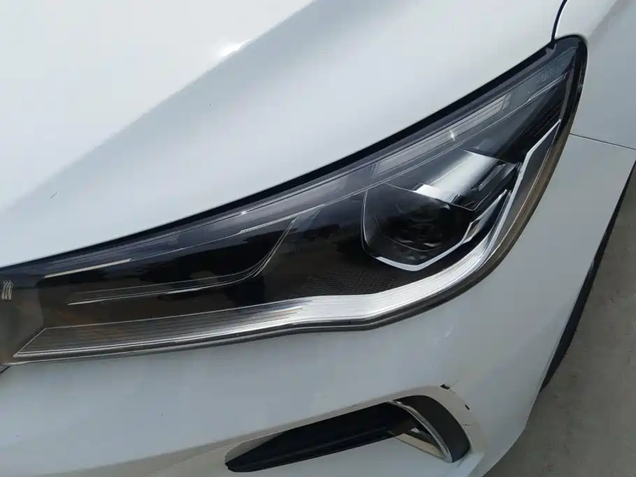 Geely Emgrand 2023