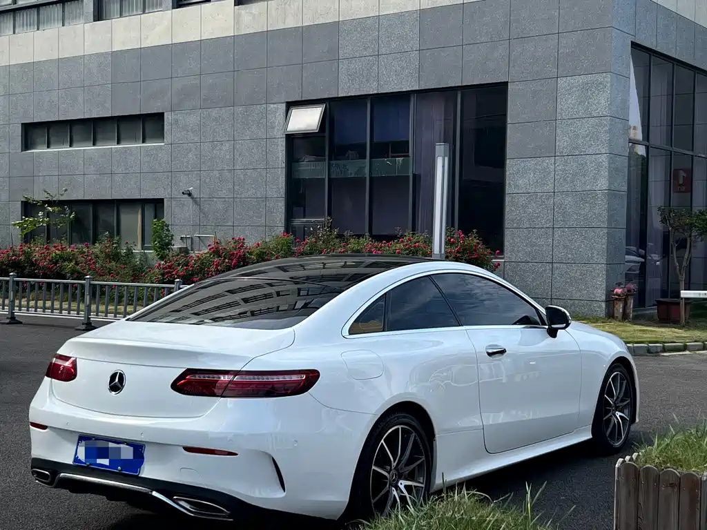 Mercedes-Benz E-Class 2021 — фото 16