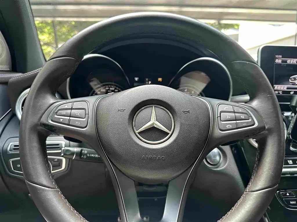 Mercedes-Benz GLC 2017 — фото 13