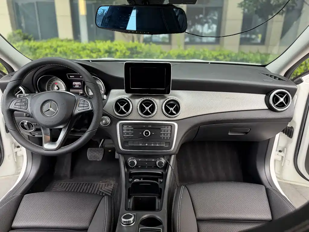 Mercedes-Benz GLA 2016