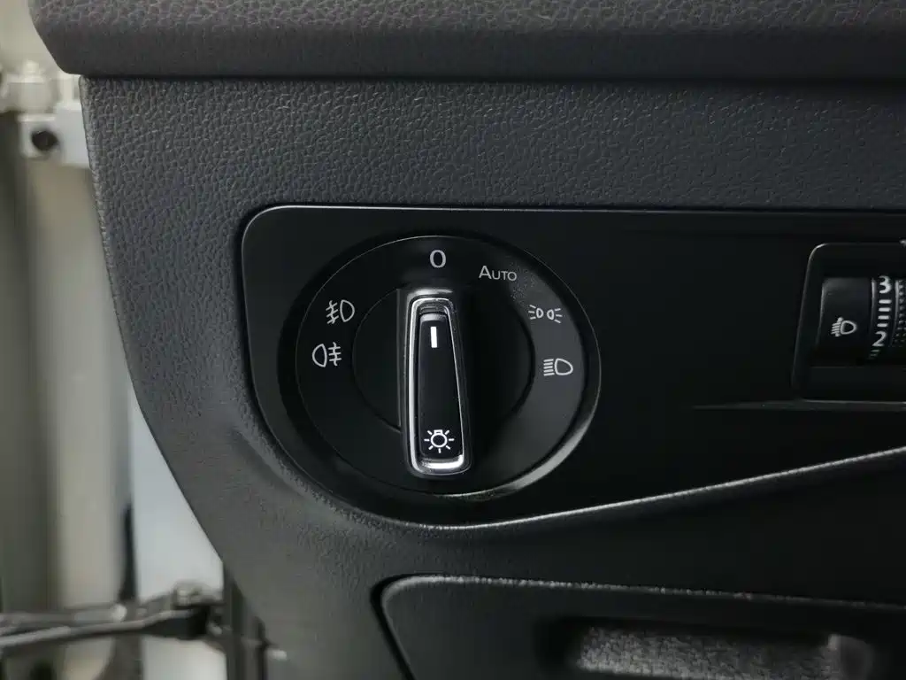 Volkswagen Tiguan L 2017 — фото 21