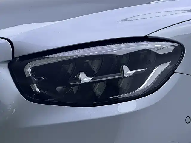 Mercedes-Benz E-Class 2022 — фото 17
