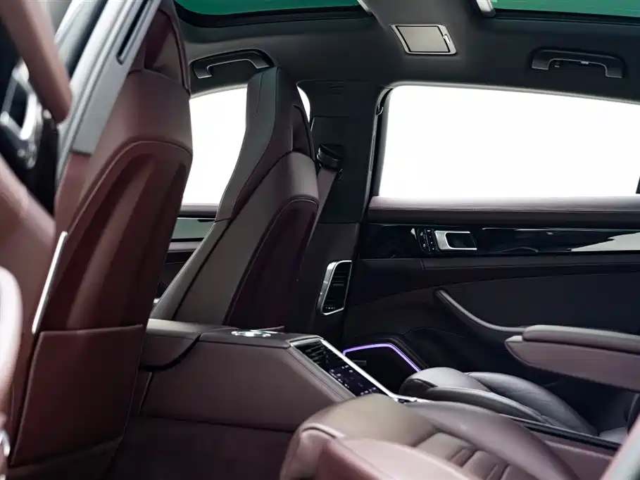 Porsche Panamera 2019 — фото 11