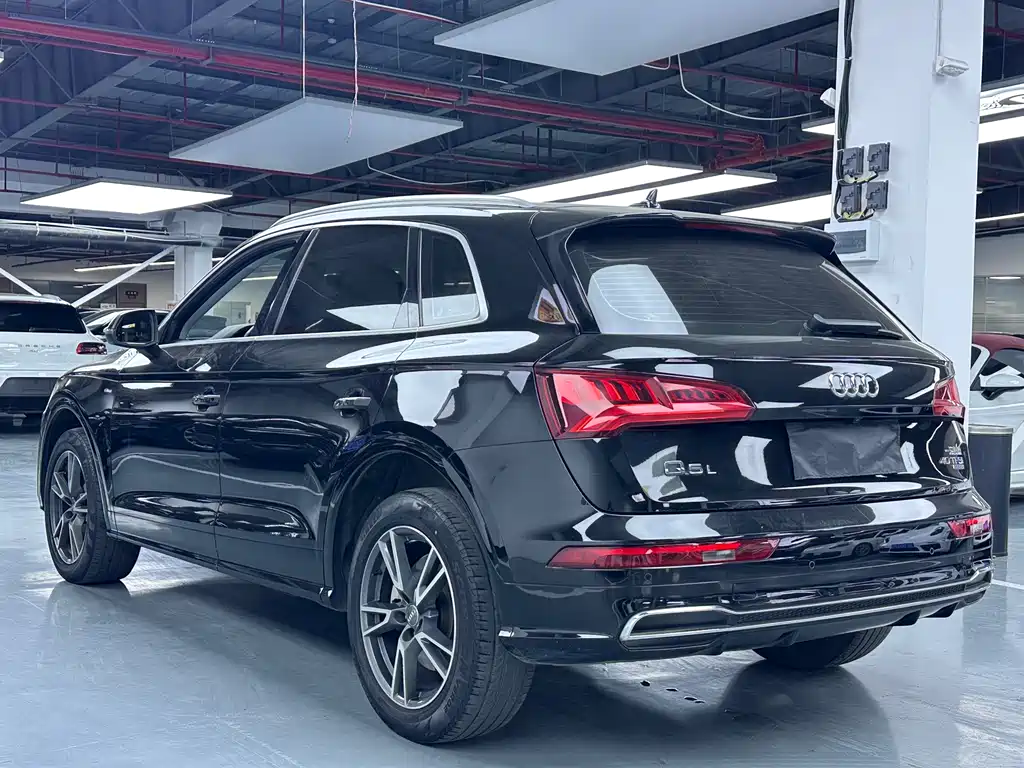 Audi Q5L 2020 — фото 20