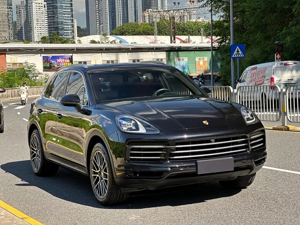Porsche Cayenne 2022 — фото 25