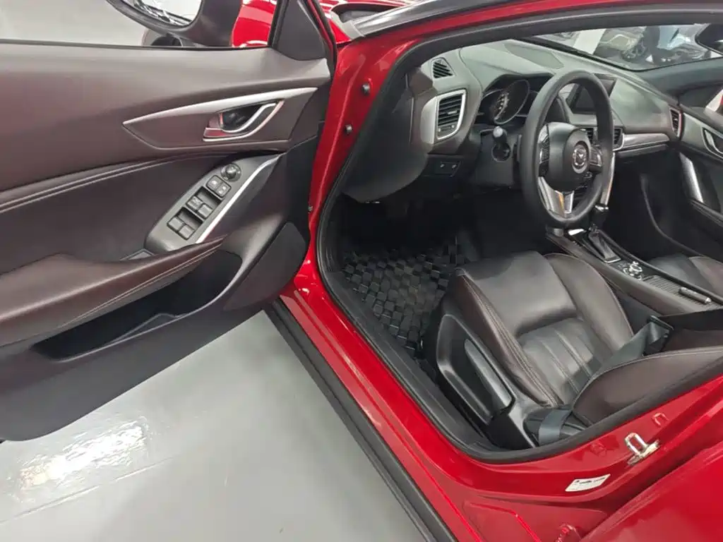 Mazda CX-4 2016 — фото 16