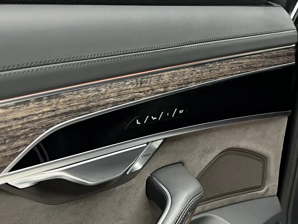Audi A8 2020 — фото 16