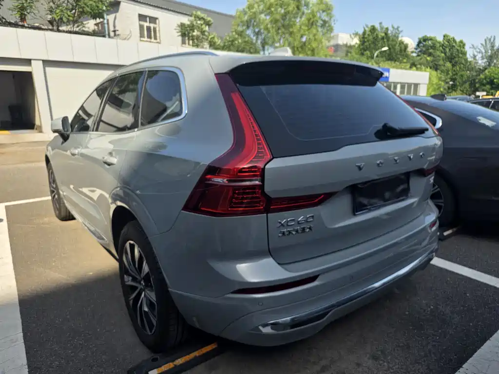 Volvo XC60 2025 — фото 11