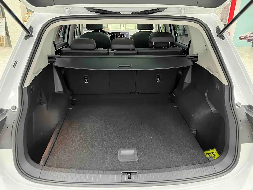 Volkswagen Tiguan L 2022 — фото 16