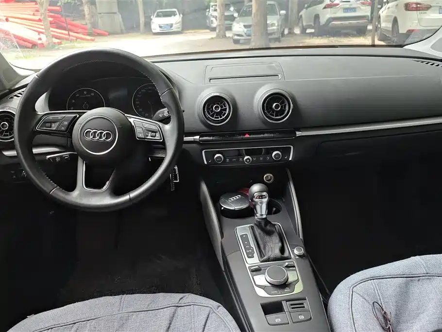 Audi A3 2019 — фото 12