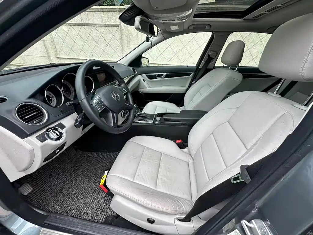 Mercedes-Benz C-Class 2012 — фото 4