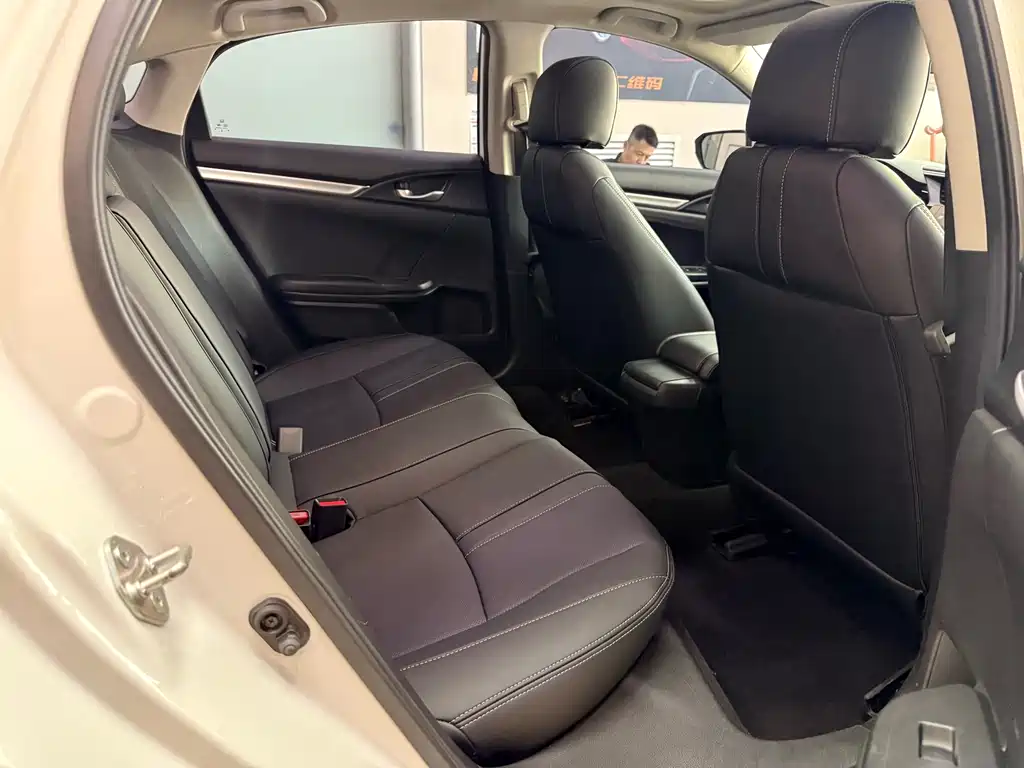 Honda Civic 2019 — фото 11
