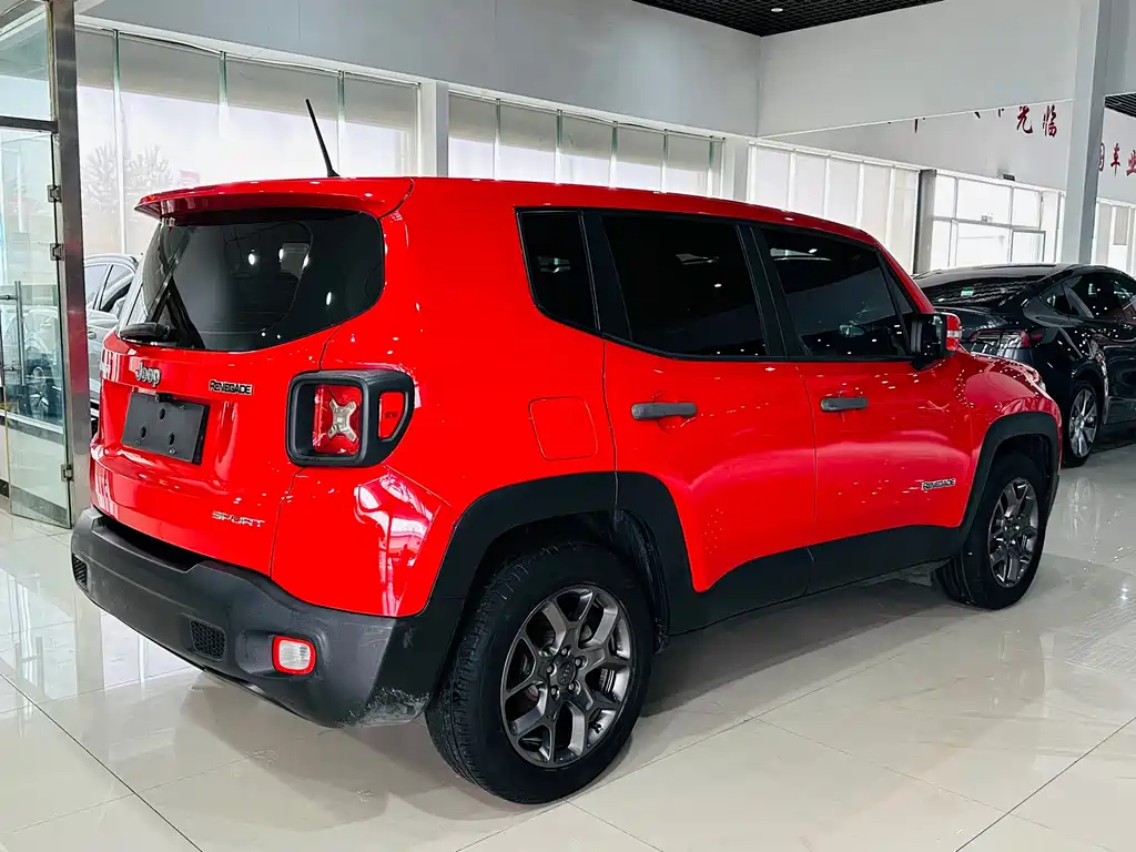Jeep Freeman 2018 — фото 10