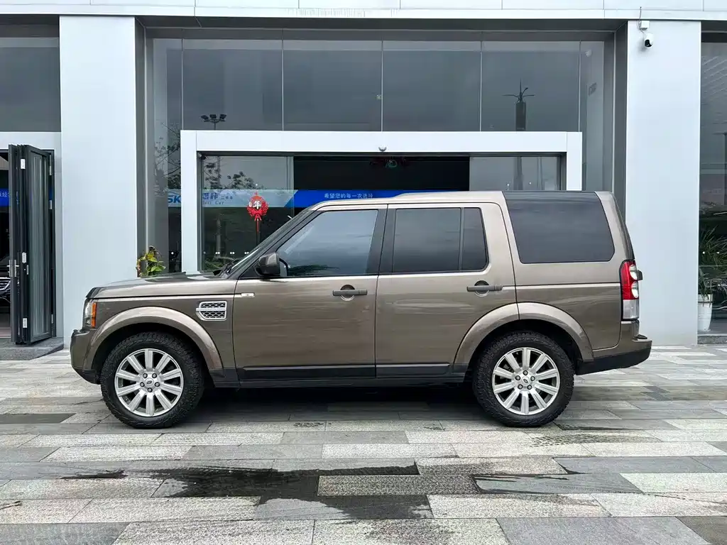 Land Rover Discovery 2012 — фото 3