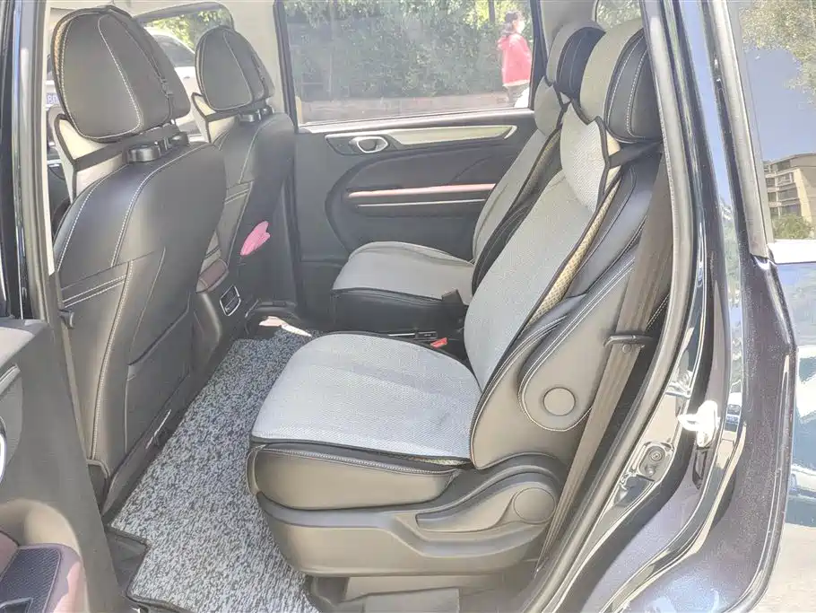 GAC Motor Trumpchi M6 2023 — фото 11