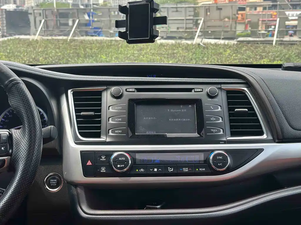 Toyota Highlander 2018 — фото 11