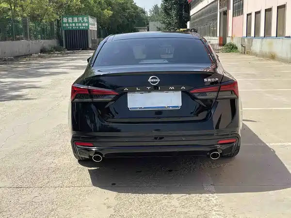 Nissan Teana 2022