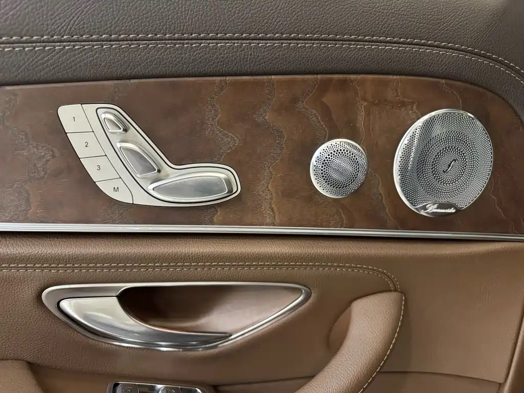 Mercedes-Benz E-Class 2020 — фото 12
