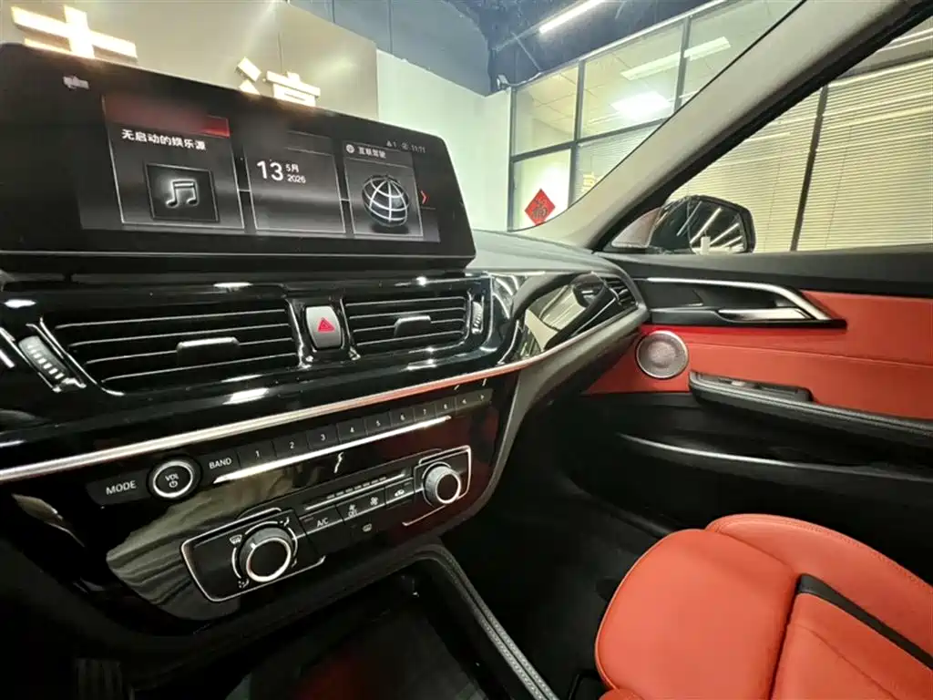 BMW 1 Series 2022 — фото 13