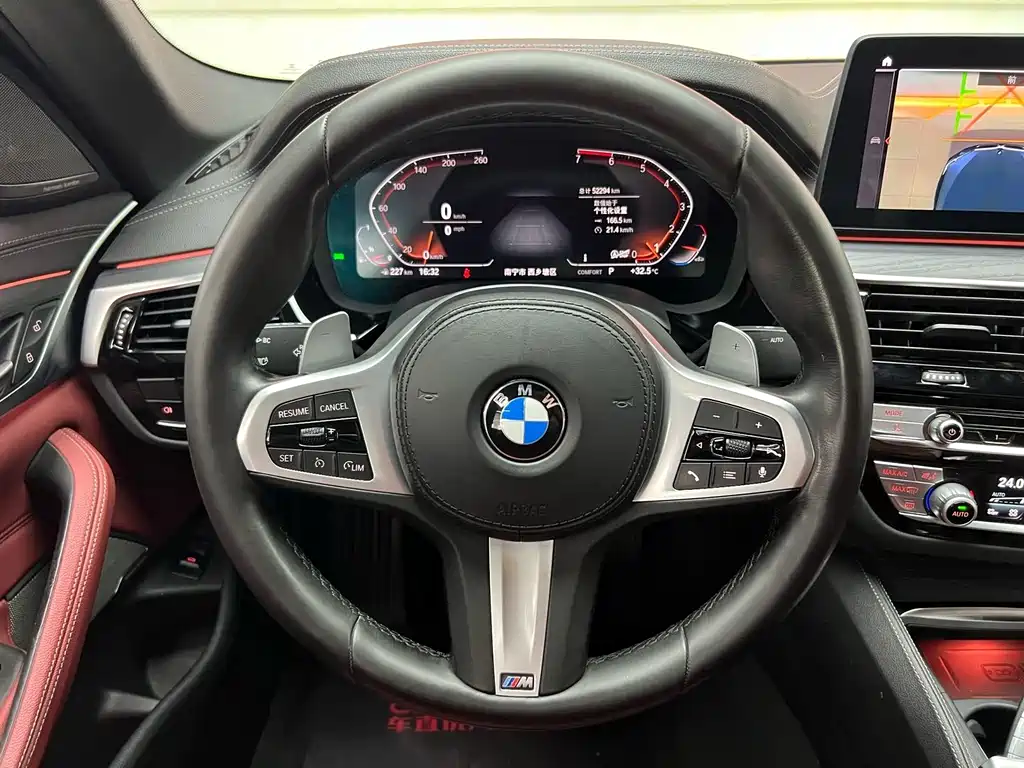 BMW 5 Series 2021 — фото 14