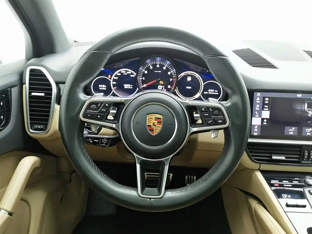 Porsche Cayenne 2018 — фото 11