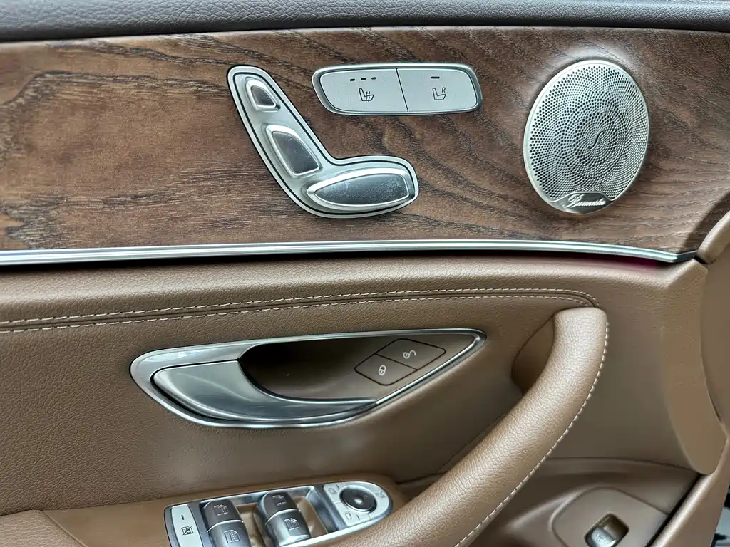 Mercedes-Benz E-Class 2022 — фото 15