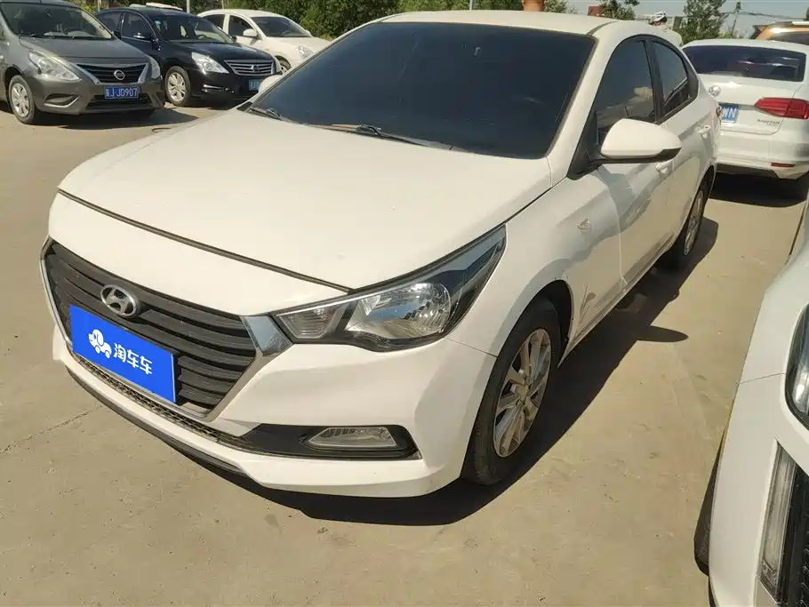 Hyundai Verna 2017 — фото 1