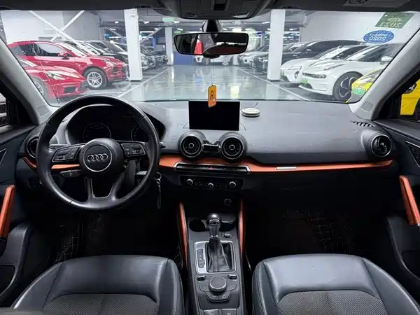 Audi Q2L 2019