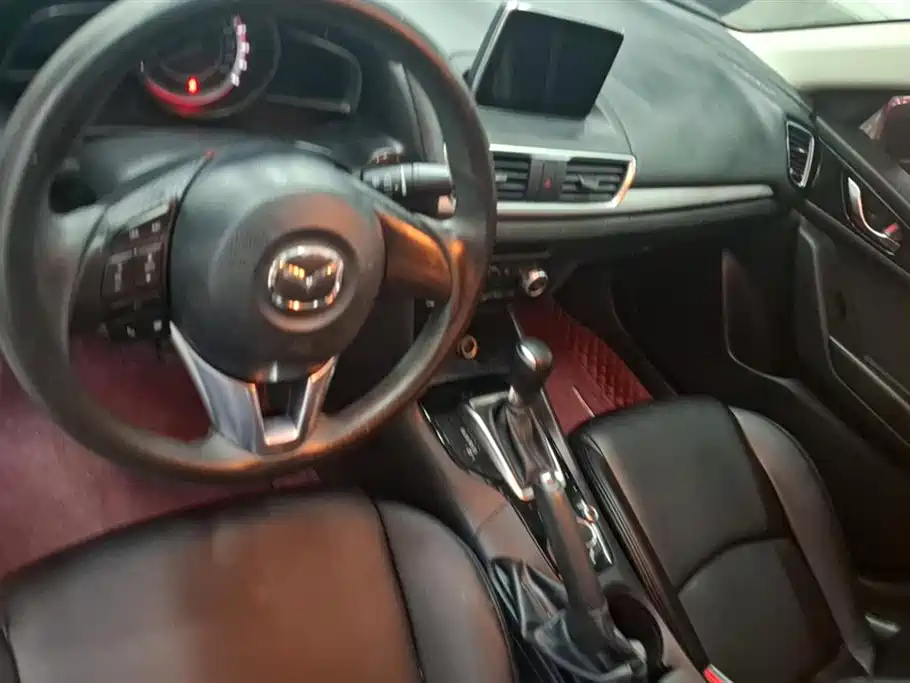 Mazda 3 Axela 2016 — фото 12