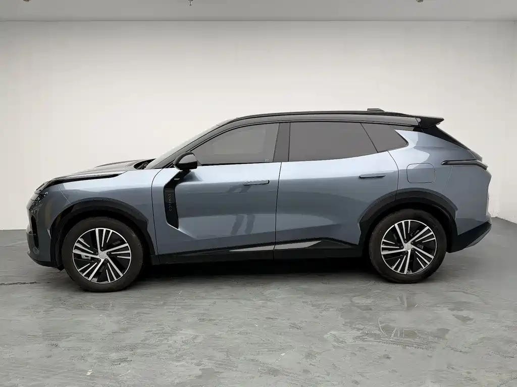 Lynk & Co 08 EM-P 2024 — фото 15