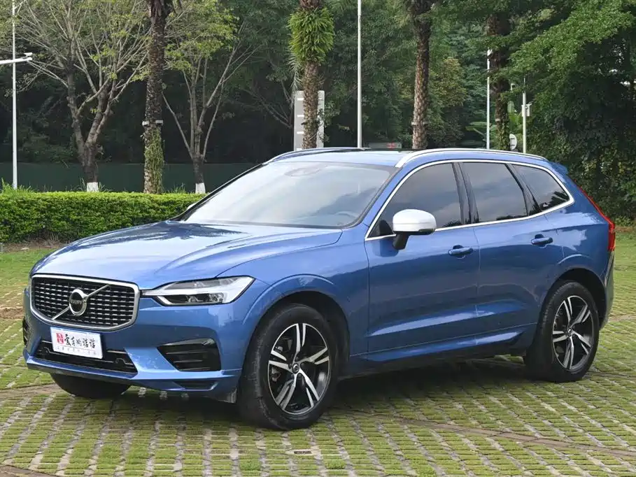 Volvo XC60 2018 — фото 1