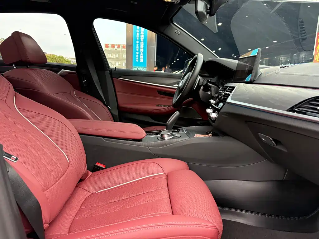 BMW 5 Series 2023 — фото 15