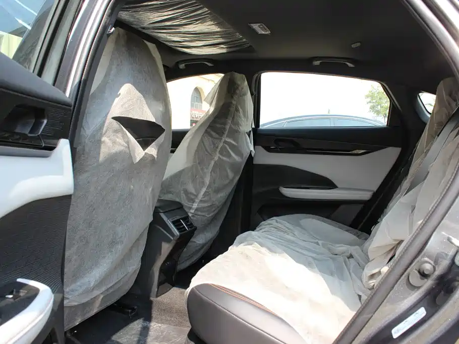 Changan UNI-V Smart Electric Idd 2025 — фото 17