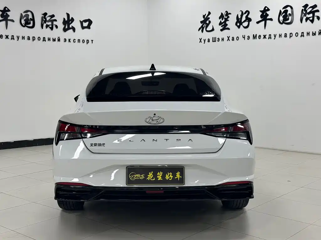 Hyundai Elantra 2023