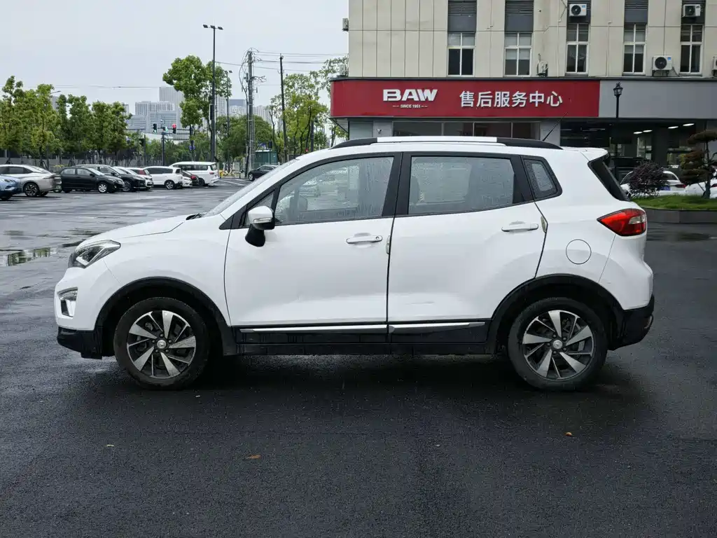 Changan CS15EV 2019 — фото 3