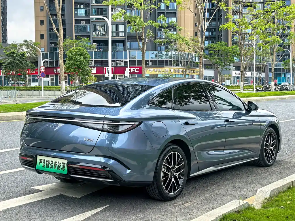 BYD Seal 07 DM-i 2024 — фото 22