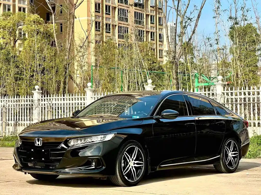Honda Accord 2022 — фото 1