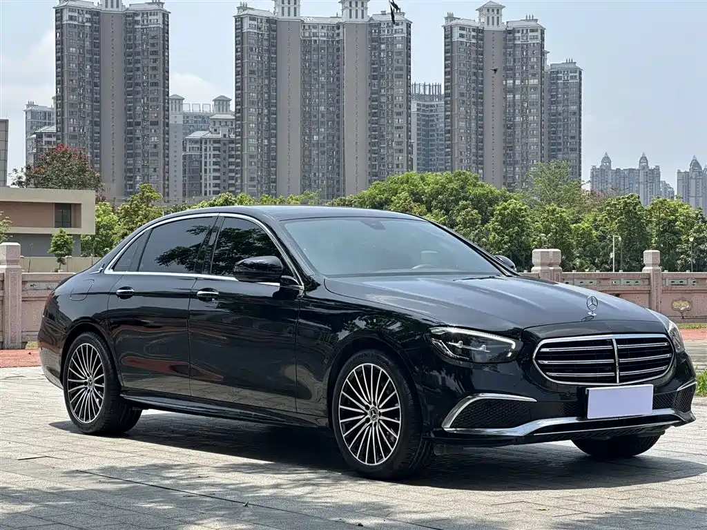 Mercedes-Benz E-Class 2022 — фото 3