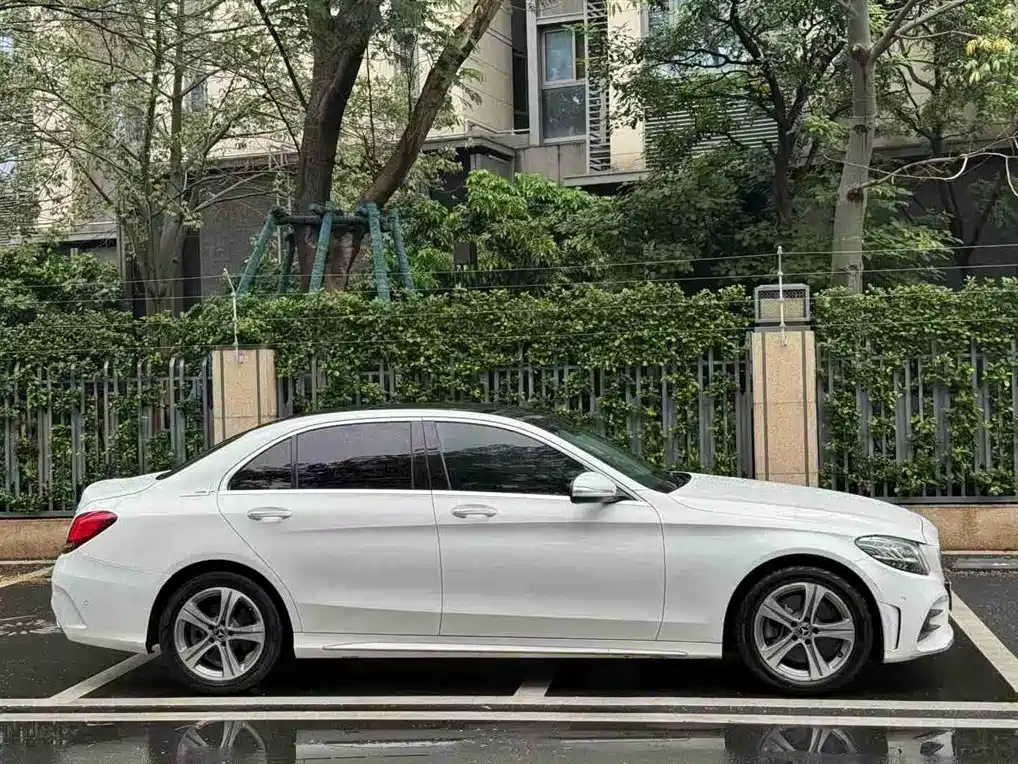Mercedes-Benz C-Class 2019 — фото 4
