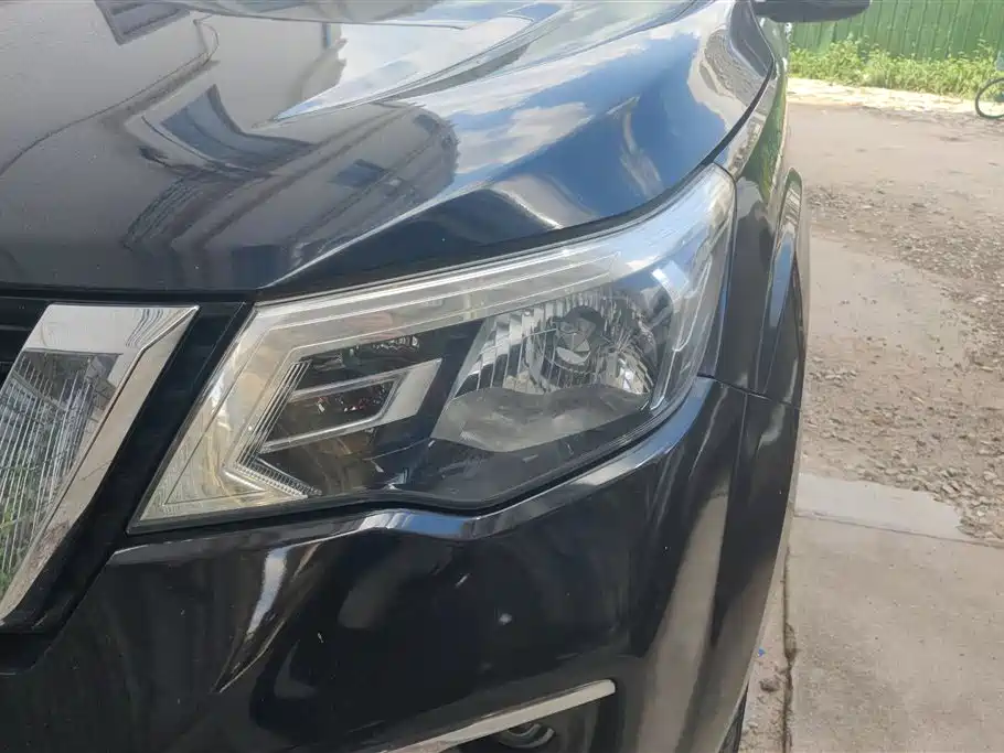 Nissan Terra 2018