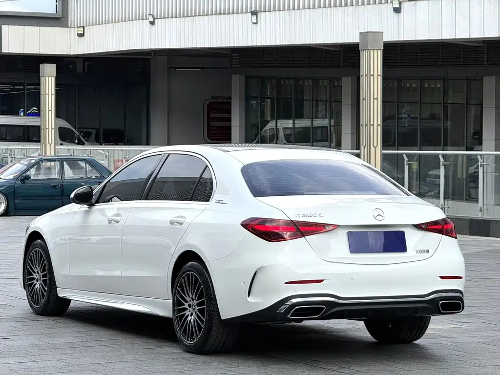 Mercedes-Benz C-Class 2023 — фото 9