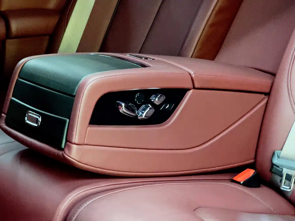 Rolls-Royce Ghost 2022 — фото 18
