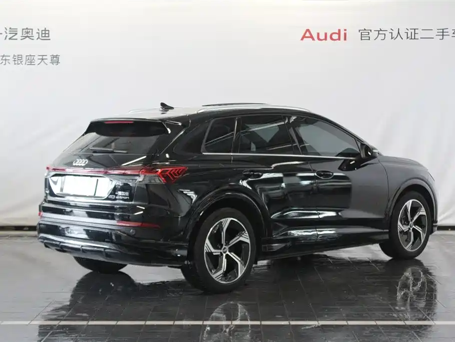 Audi Q4 e-tron 2024 — фото 5