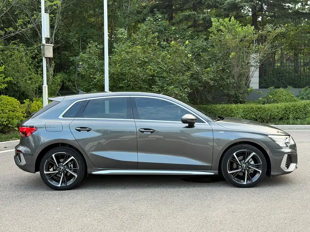 Audi A3 2023 — фото 12