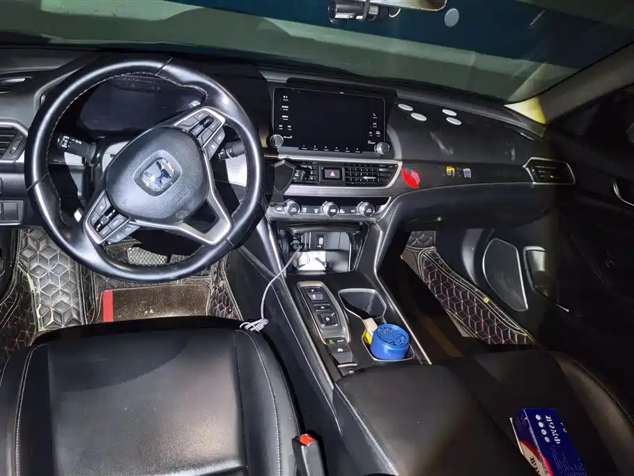 Honda Accord 2020 — фото 16