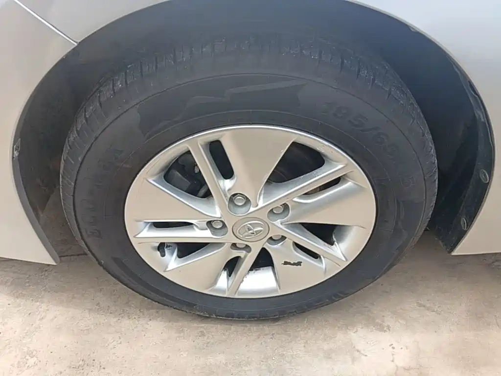Toyota Corolla 2015 — фото 23