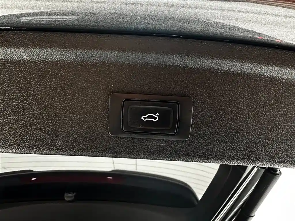 Audi A3 2023 — фото 18