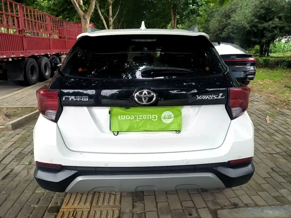 Toyota Yaris L 2022