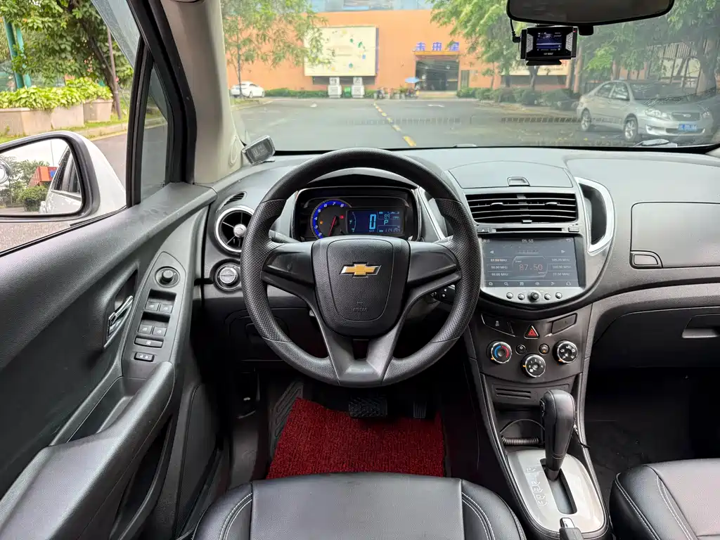Chevrolet Trax 2015 — фото 14