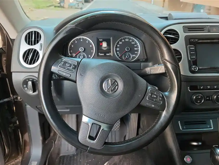 Volkswagen Tiguan 2015 — фото 15